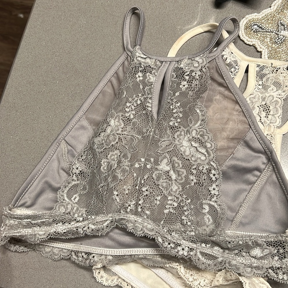 Bralette - Picture 2 of 4